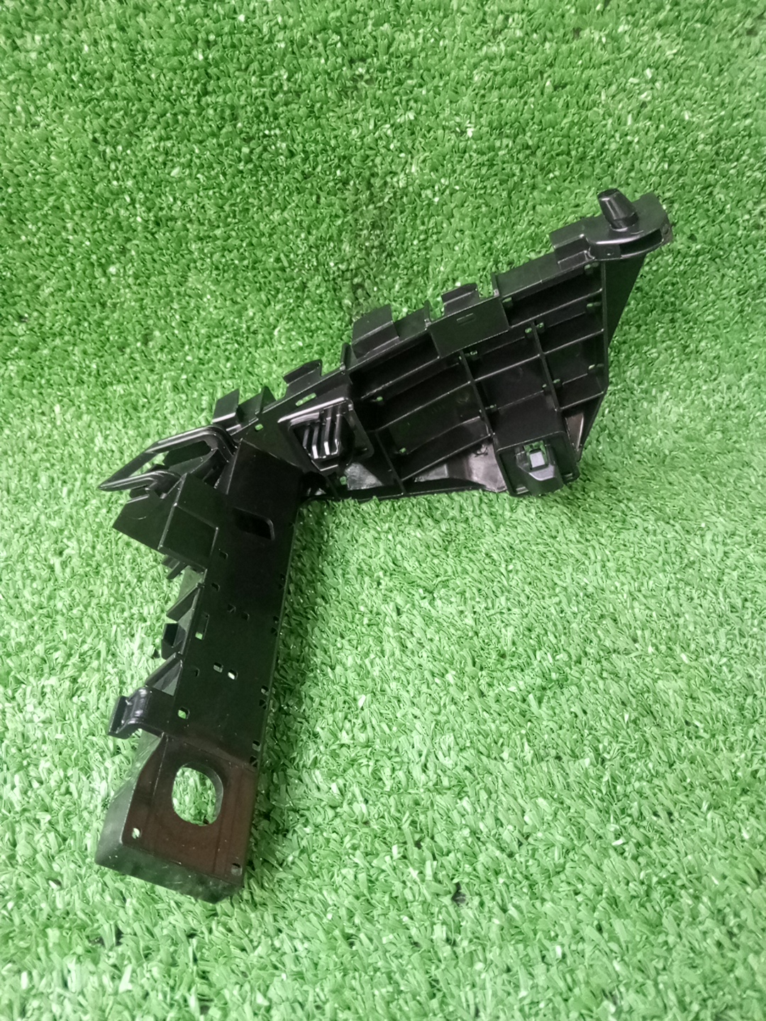 Крепление бампера правое заднее HONDA N-WGN JH3 71630-TKR-003 3 ракурс