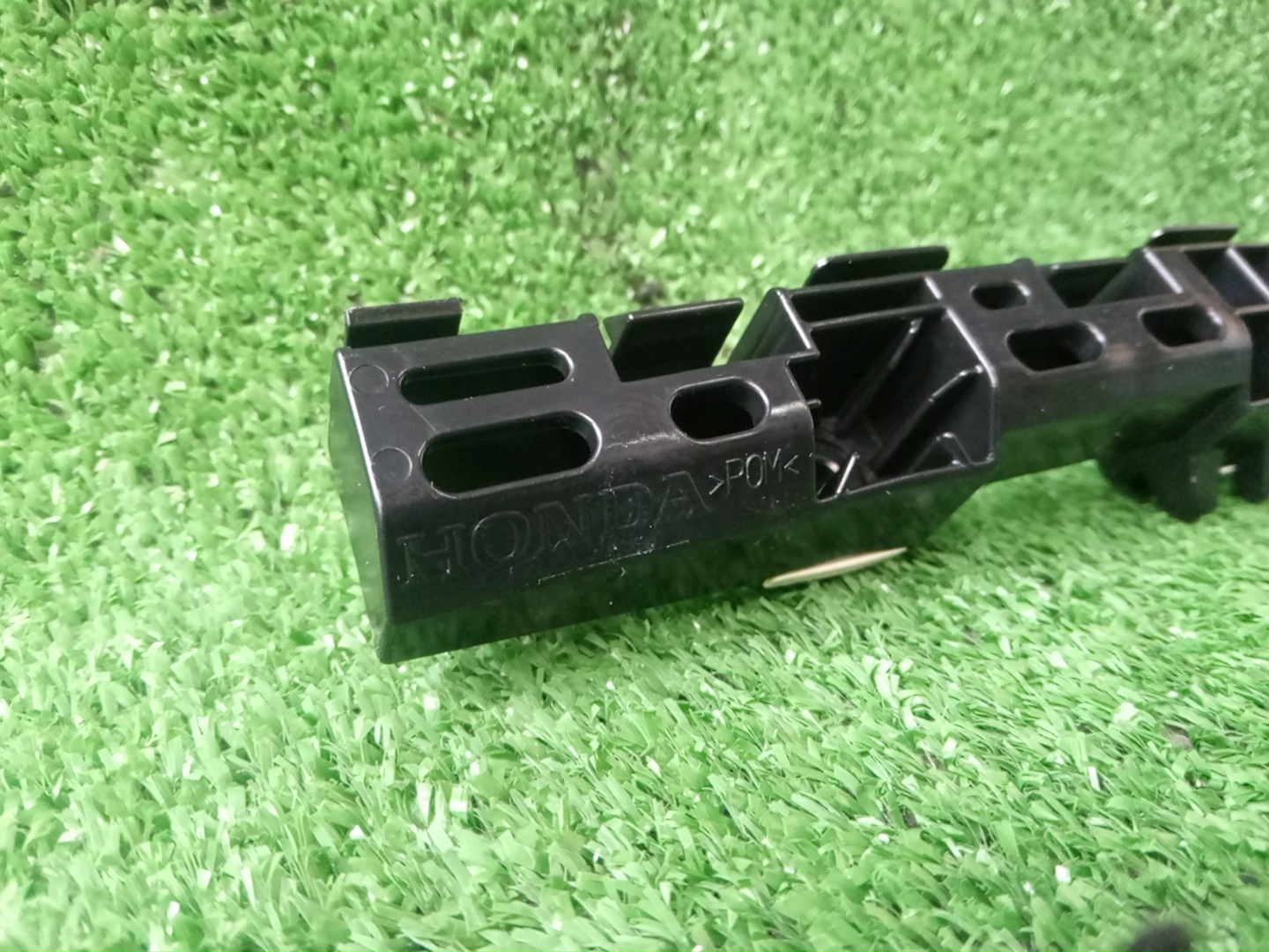 Крепление бампера правое заднее HONDA N-WGN JH3 71593-T6G-003 2 ракурс
