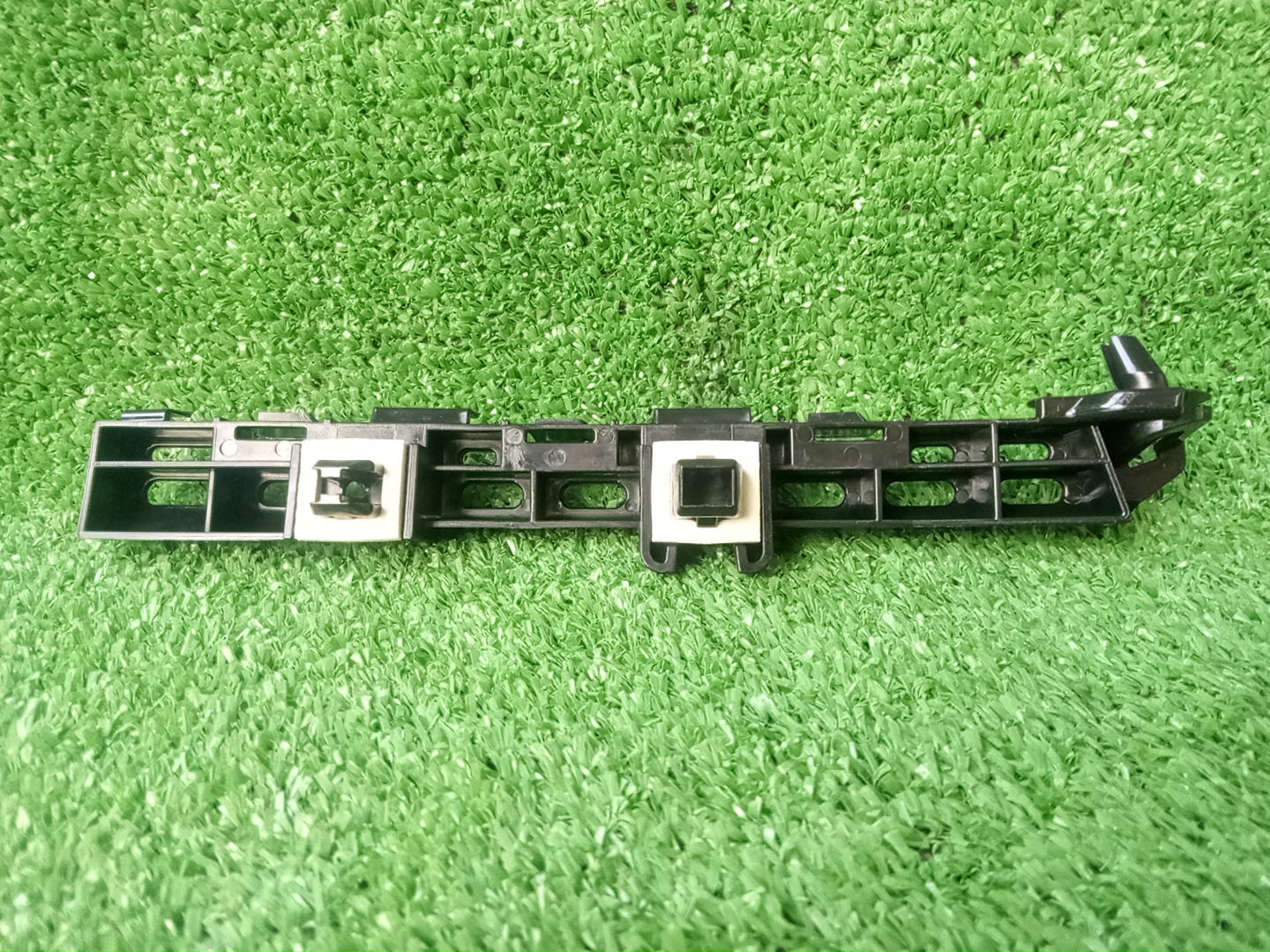 Крепление бампера левое заднее HONDA N-WGN JH3 71598-T6G-003 2 ракурс
