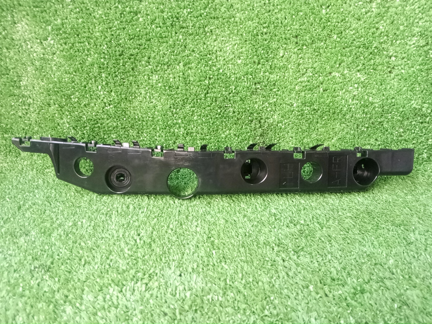 Крепление бампера левое переднее MITSUBISHI EK X B34W MQ715362 1 ракурс