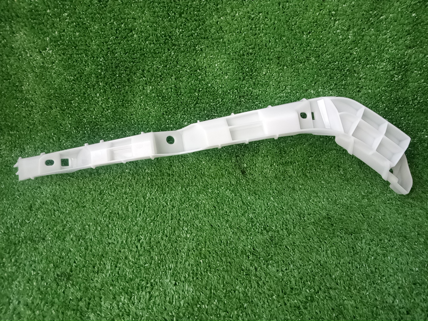 Крепление бампера правое переднее MITSUBISHI DELICA D:2 MB37S MQ515617 1 ракурс