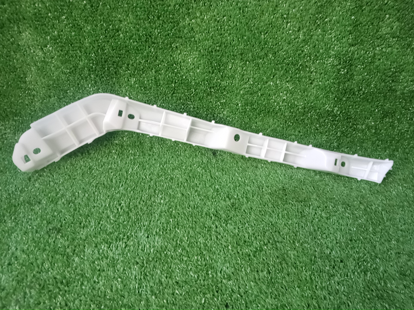 Крепление бампера правое переднее MITSUBISHI DELICA D:2 MB37S MQ515617 2 ракурс