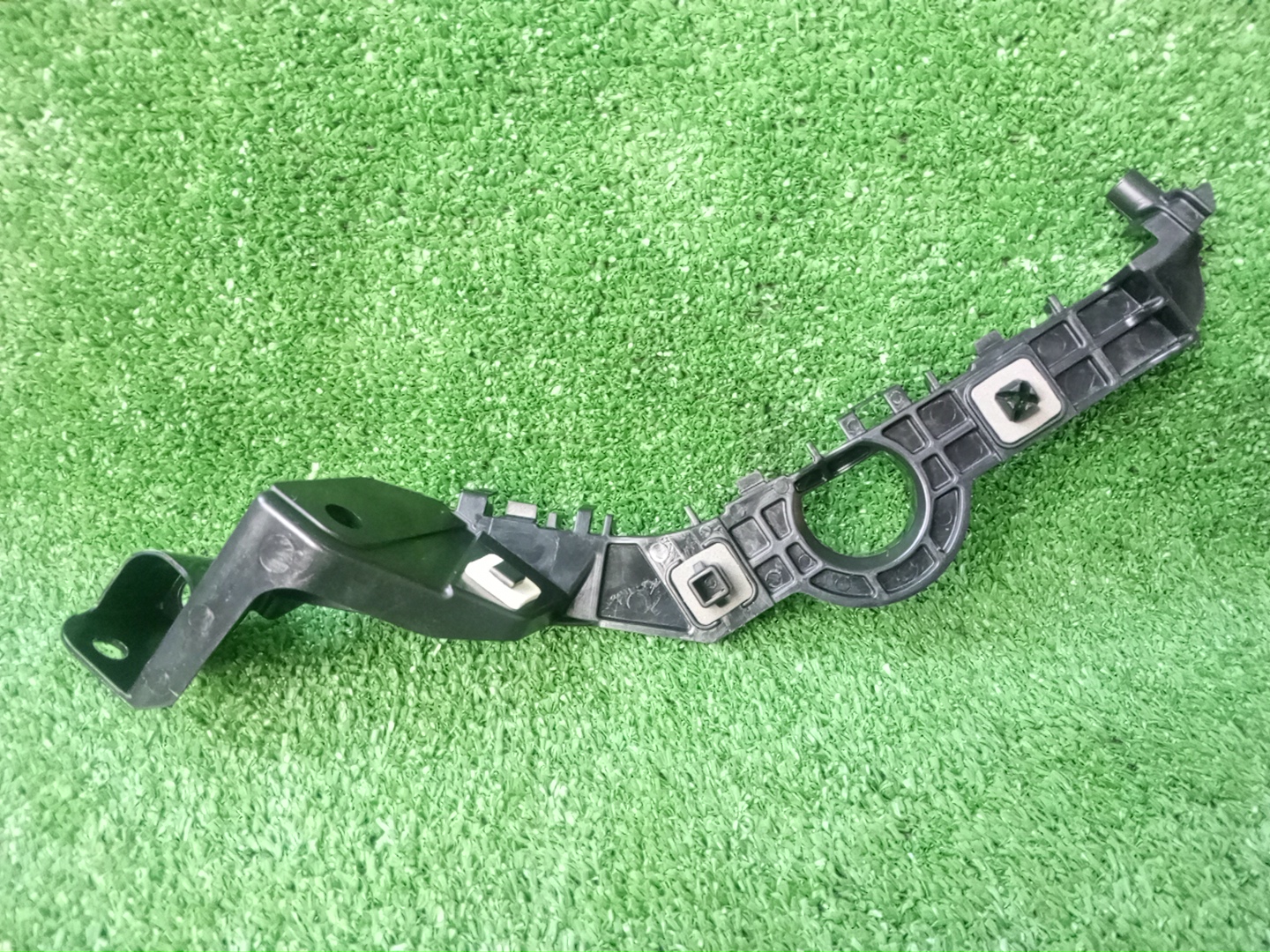 Крепление бампера левое заднее MITSUBISHI DELICA D:2 MB37S MQ515651 2 ракурс