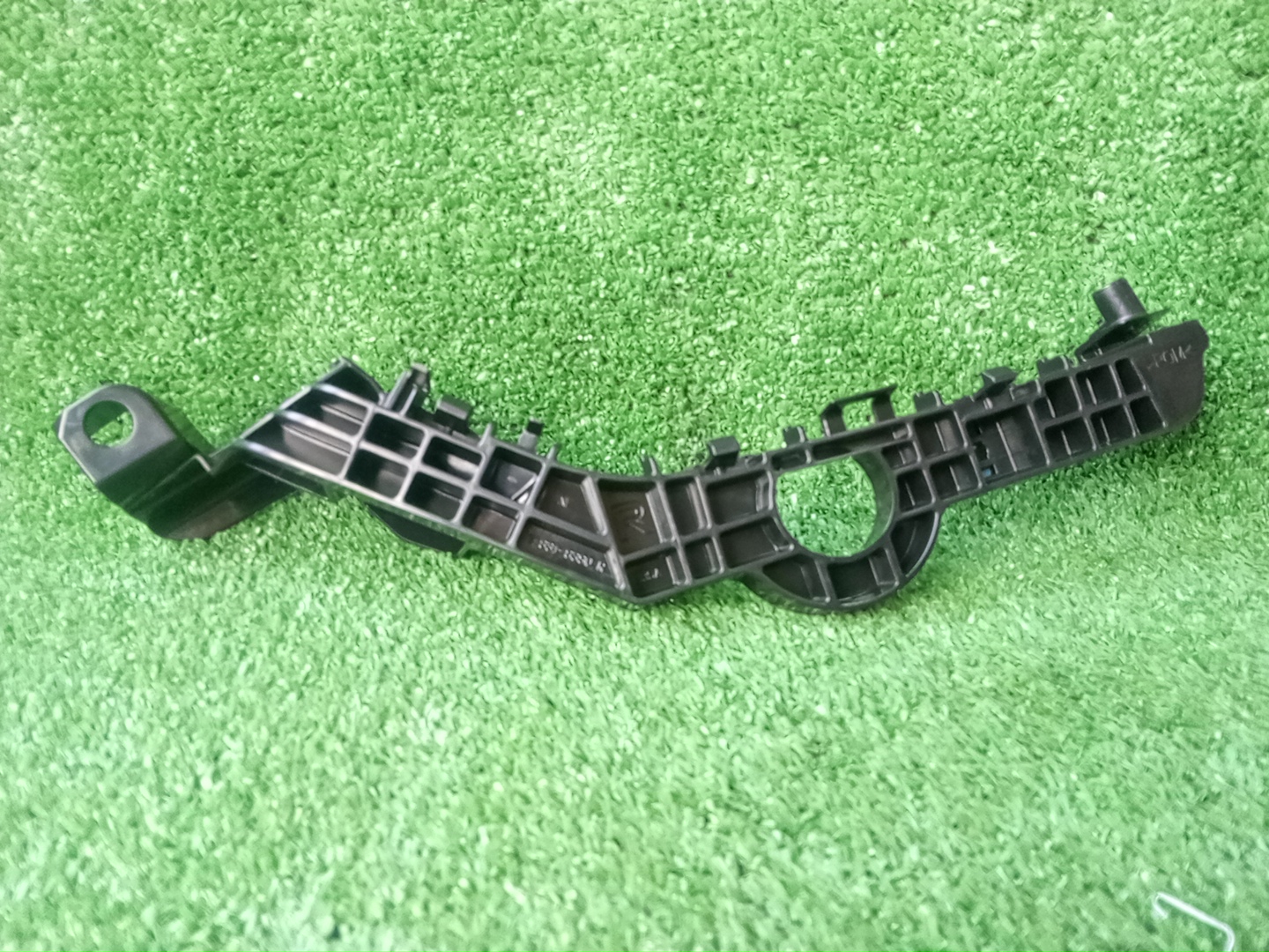 Крепление бампера правое заднее MITSUBISHI DELICA D:2 MB37S MQ515650 1 ракурс