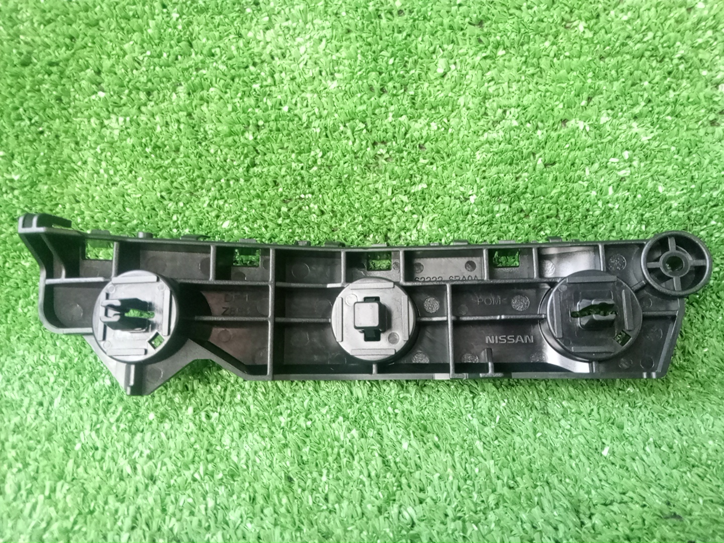 Крепление бампера правое переднее NISSAN X-TRAIL SNT33 62222-6RA0A 2 ракурс
