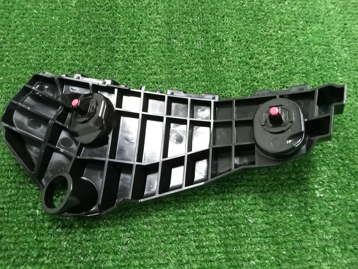 Крепление бампера правое переднее TOYOTA HARRIER AXUH80 52535-48090 2 ракурс