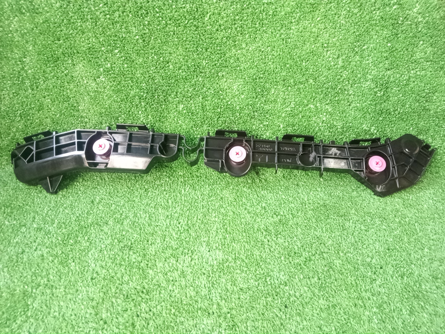 Крепление бампера левое заднее TOYOTA HARRIER AXUH80 52156-48060 1 ракурс