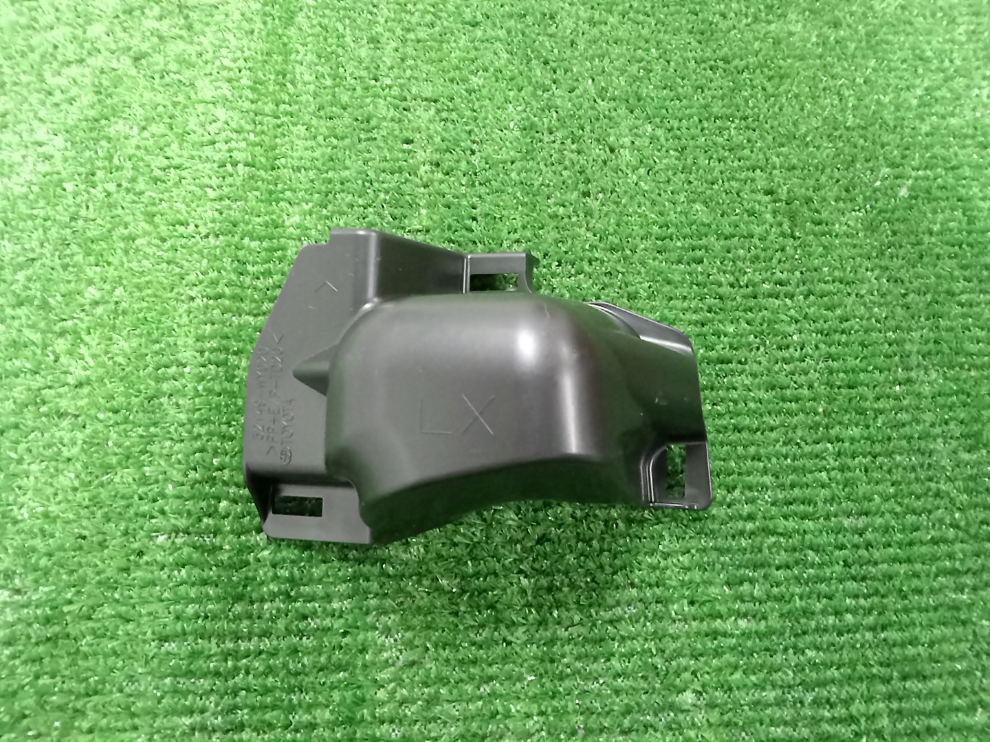 Крепление бампера левое переднее TOYOTA LAND CRUISER FJA300W, UZJ200, URJ202, VDJ200 52149-WY020 1 ракурс