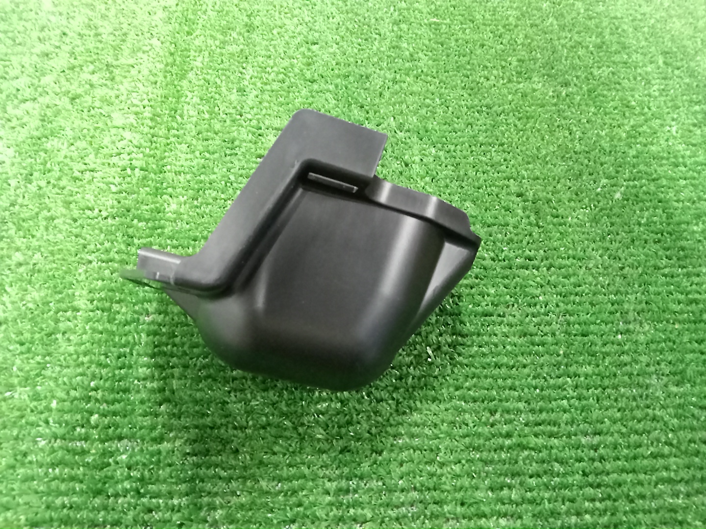 Крепление бампера левое переднее TOYOTA LAND CRUISER FJA300W, UZJ200, URJ202, VDJ200 52149-WY020 3 ракурс