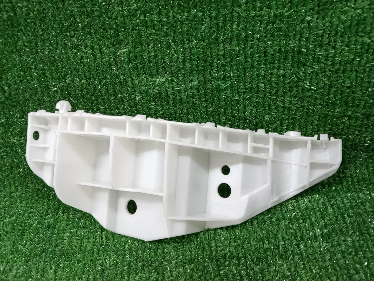Крепление бампера правое переднее TOYOTA RUSH, BE-GO J210E, J200E, J210G, J200G 52115-B4010 2 ракурс