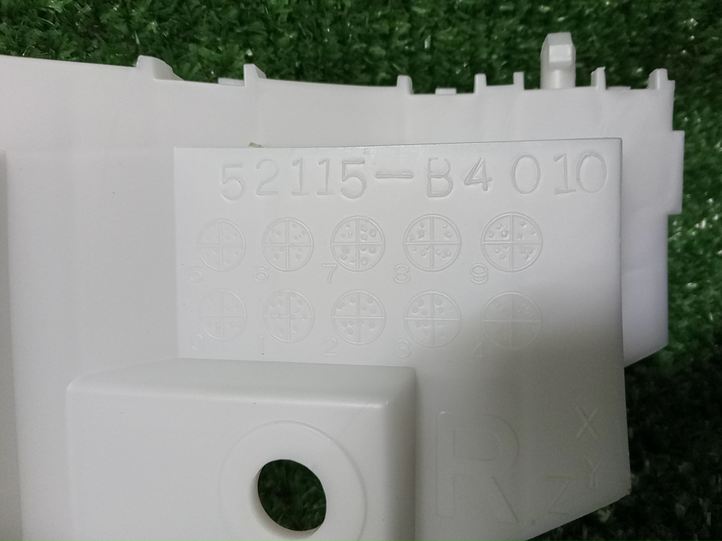 Крепление бампера правое переднее TOYOTA RUSH, BE-GO J210E, J200E, J210G, J200G 52115-B4010 3 ракурс