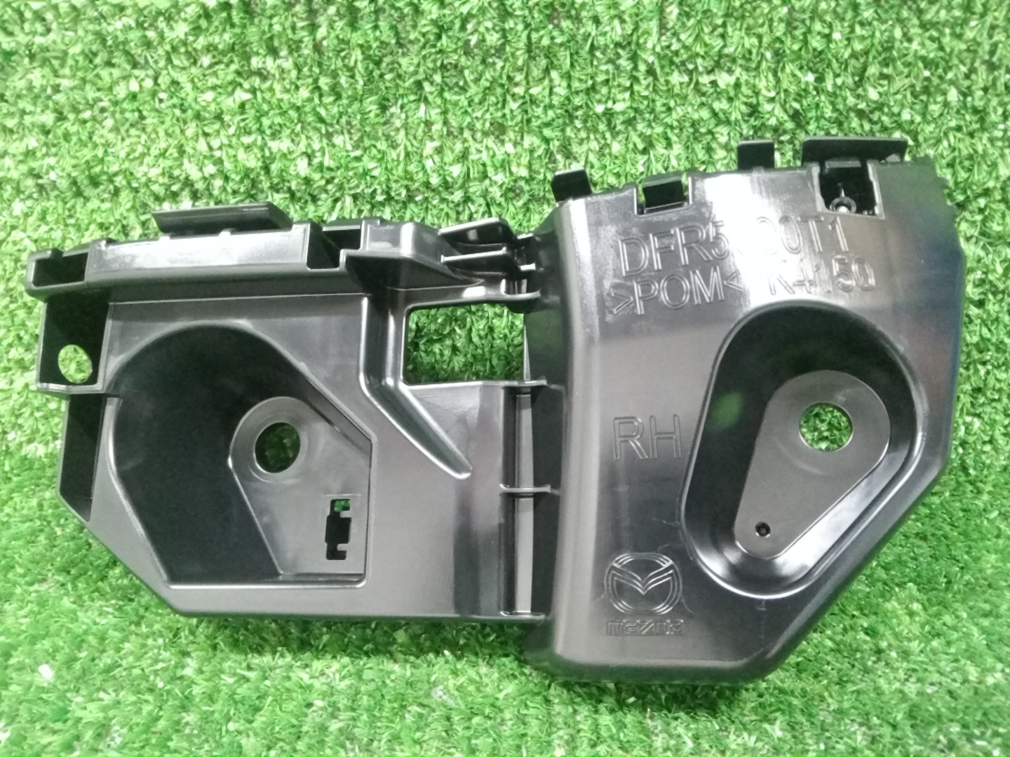 Крепление бампера правое переднее MAZDA CX-30 DMEP DFR5-50-0T0D 1 ракурс