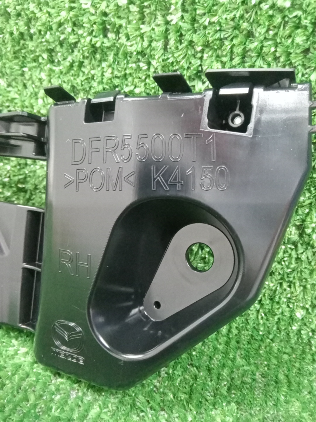 Крепление бампера правое переднее MAZDA CX-30 DMEP DFR5-50-0T0D 3 ракурс