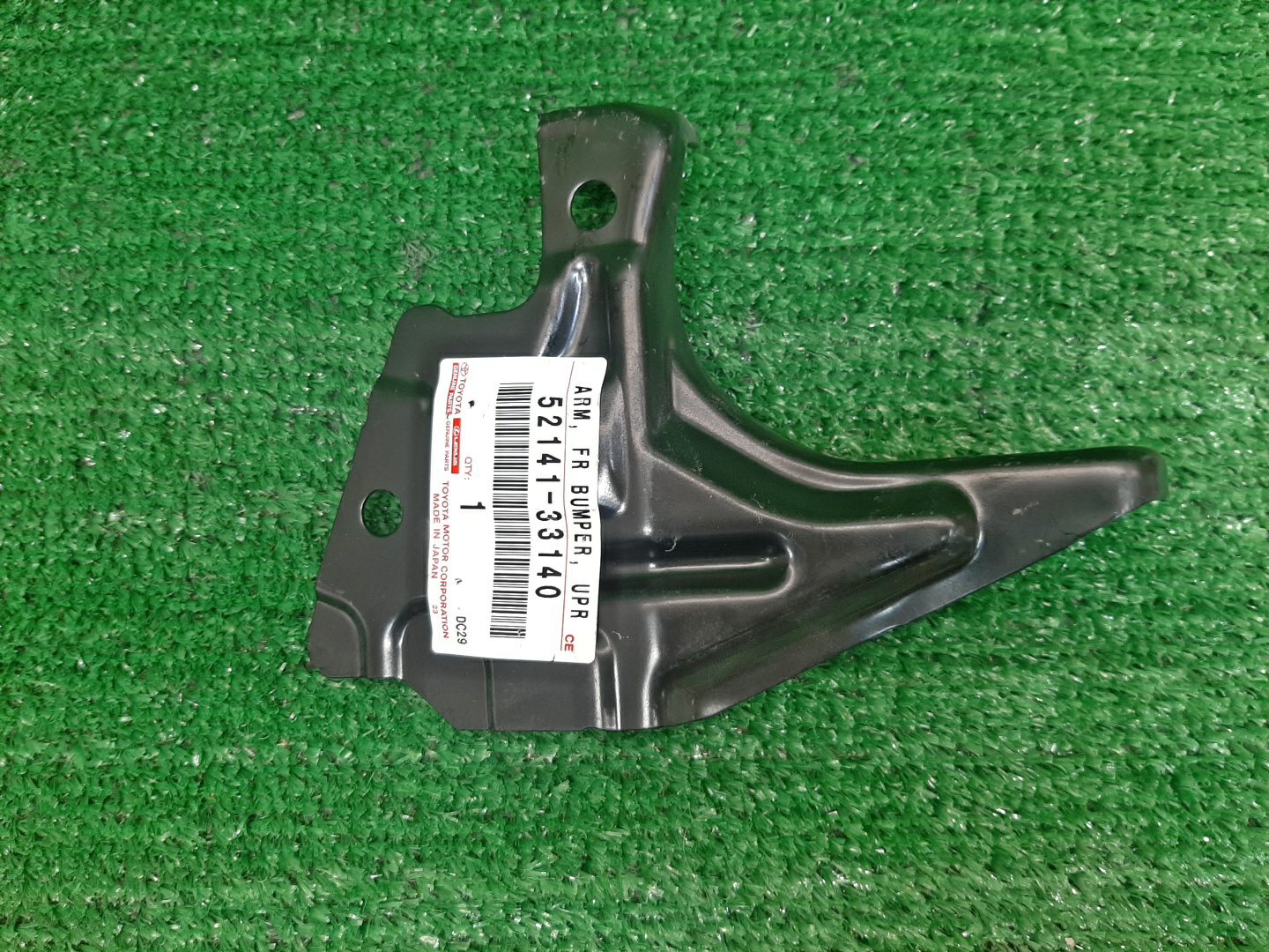 Крепление бампера правое переднее LEXUS ES300H AXZH10 52141-33140 2 ракурс