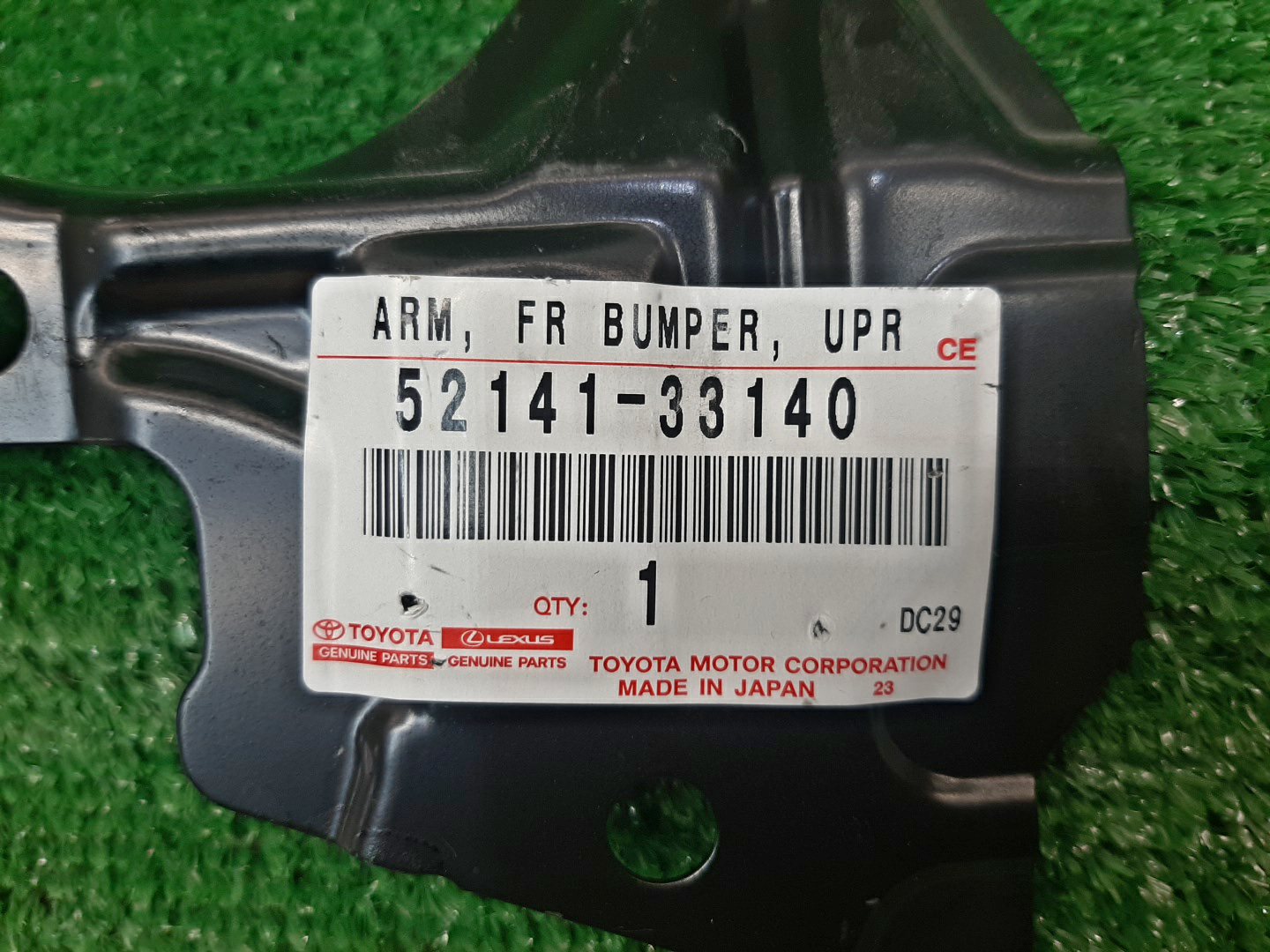 Крепление бампера правое переднее LEXUS ES300H AXZH10 52141-33140 3 ракурс