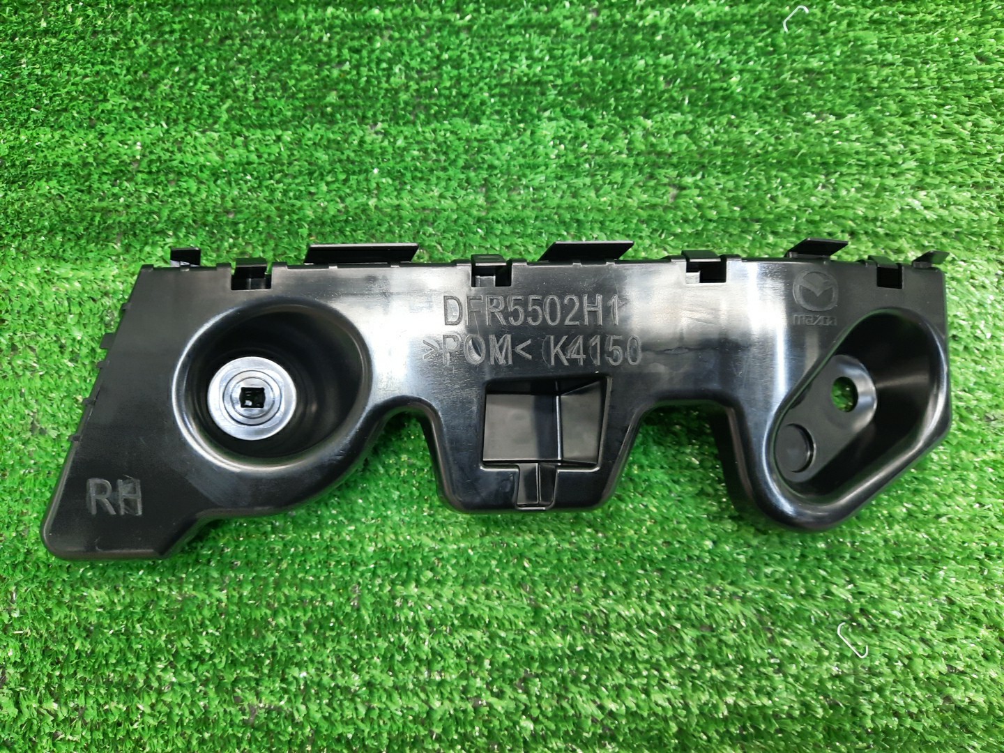 Крепление бампера правое заднее MAZDA CX-30 DMEP DFR5-50-2H1 2 ракурс