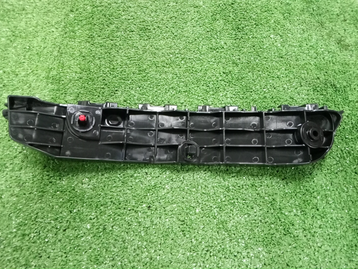 Крепление бампера левое переднее TOYOTA FORTUNER GUN156 52116-0K230 2 ракурс
