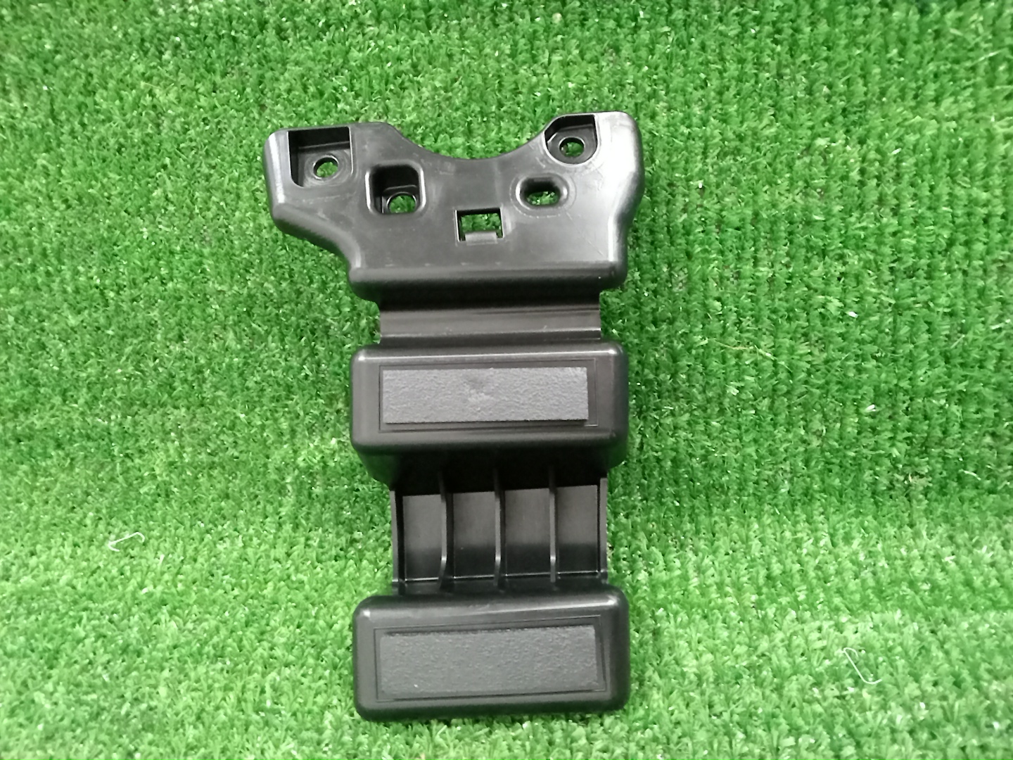 Крепление бампера левое заднее MAZDA CX-8 KG2P, KG5P K131-50-2C2 2 ракурс
