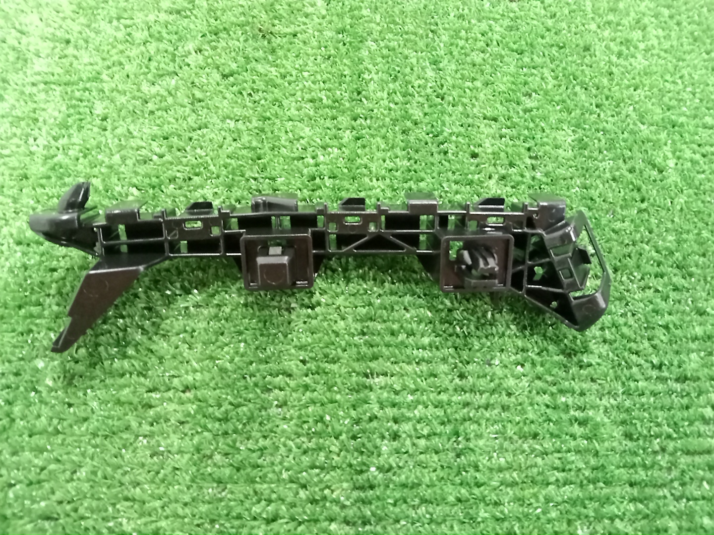 Крепление бампера левое переднее HONDA SHUTTLE GK8 71198-T5A-000 3 ракурс