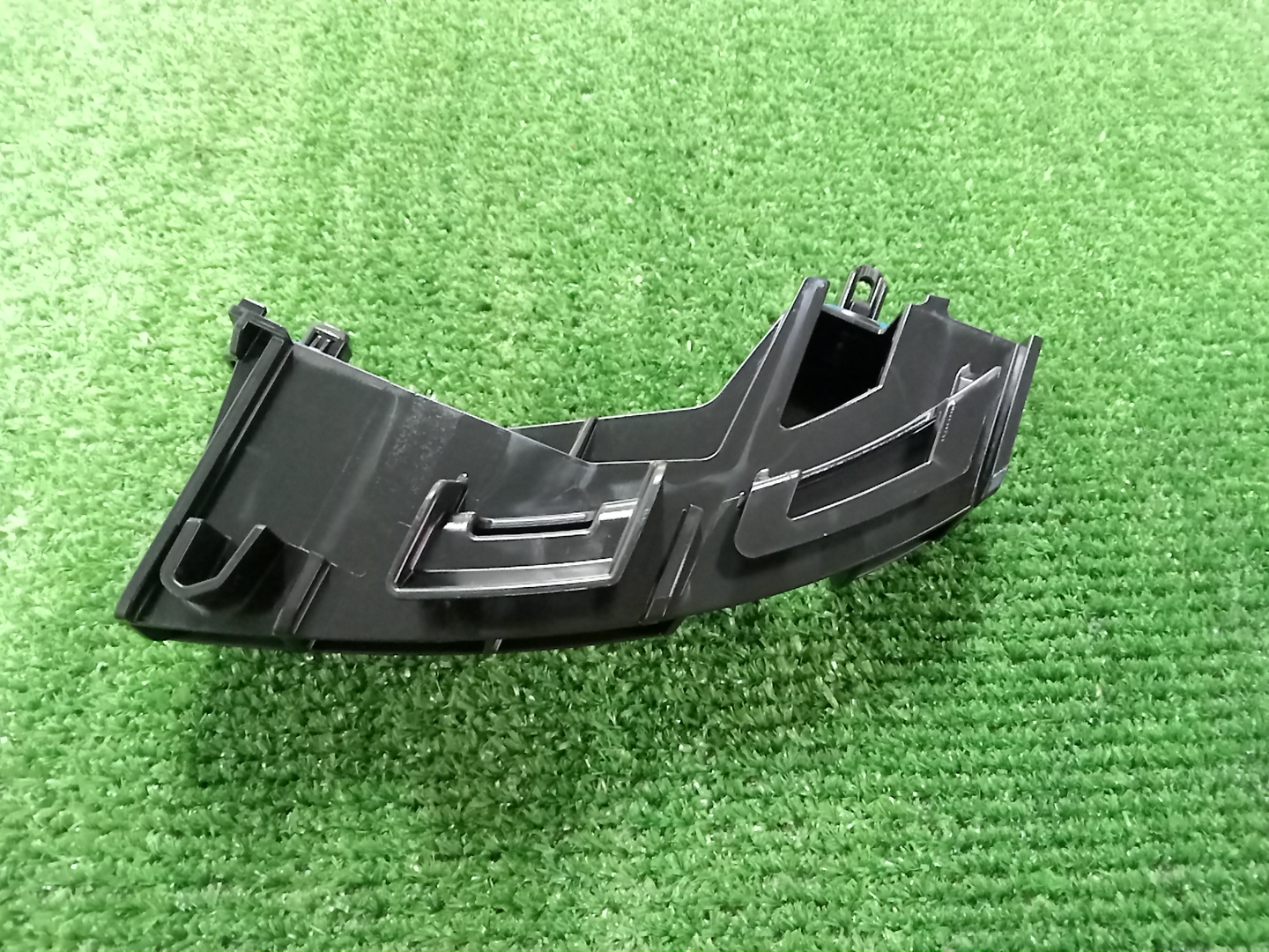 Крепление бампера правое заднее TOYOTA SIENTA MXPL10G 52155-52170 1 ракурс Крепление бампера правое заднее TOYOTA SIENTA MXPL10G 52155-52170 1 ракурс