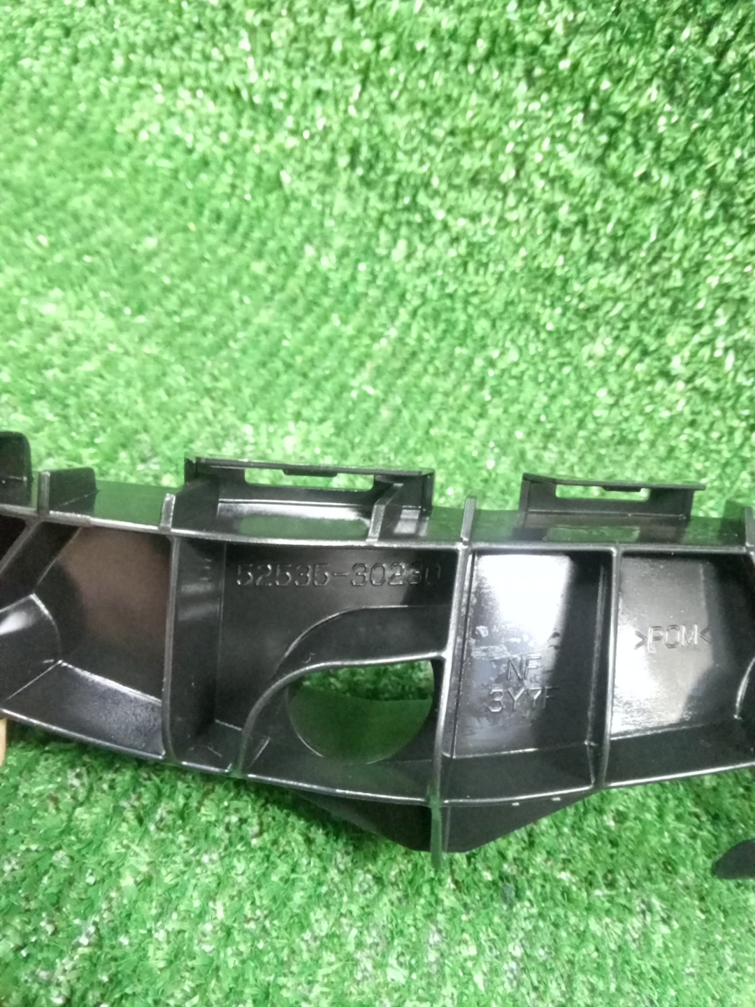 Крепление бампера правое переднее LEXUS GS300H AWL10 52535-30230 3 ракурс