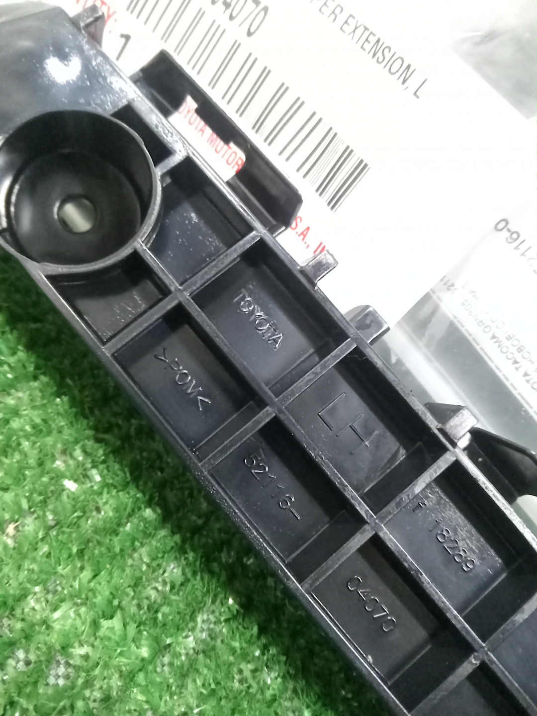 Крепление бампера левое переднее TOYOTA TACOMA GRN305L 52116-04070 3 ракурс