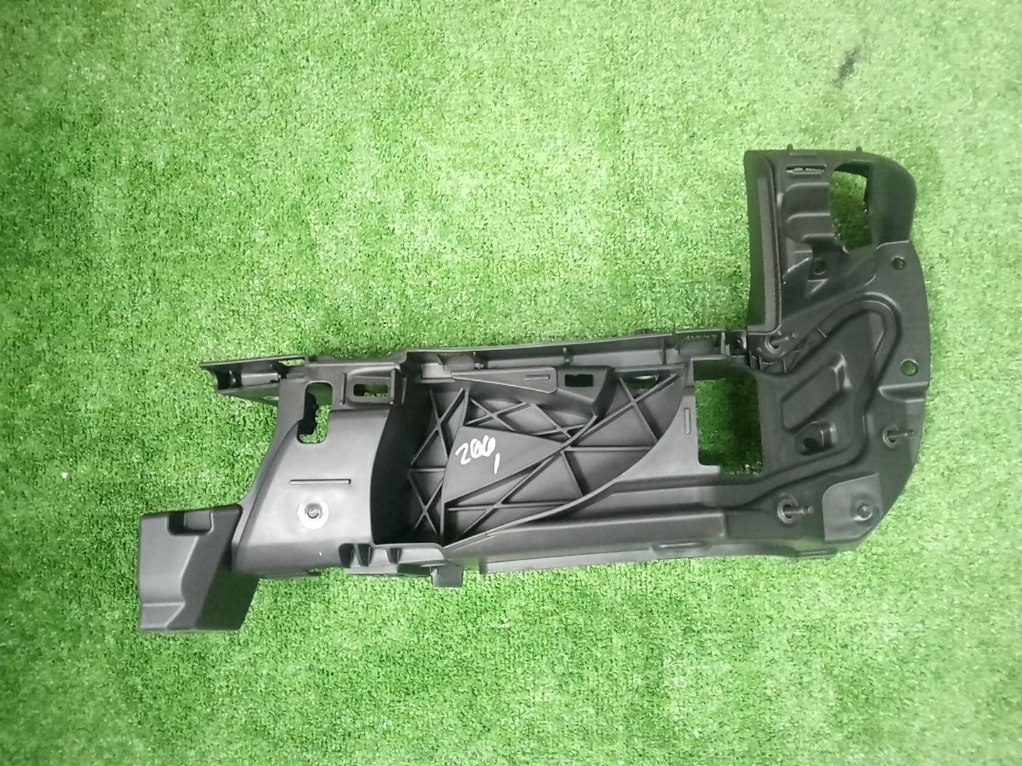 Крепление бампера правое заднее TOYOTA TACOMA GRN305L 52153-04010 1 ракурс