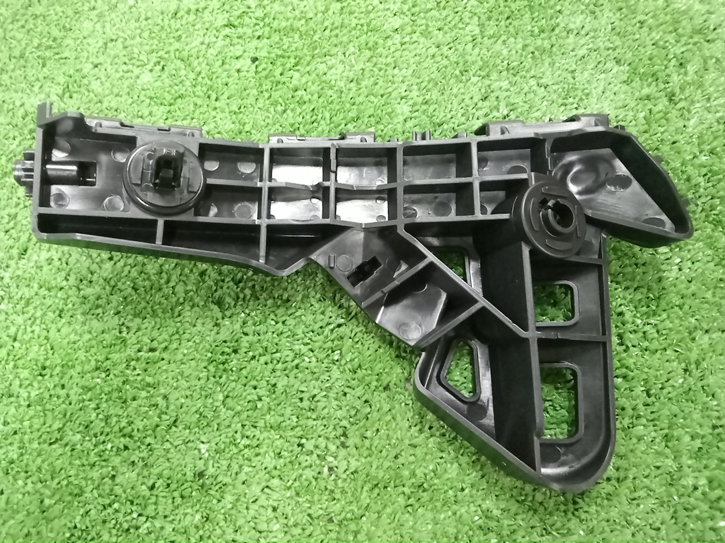 Крепление бампера левое переднее TOYOTA HARRIER ZSU60W 52536-48060 2 ракурс