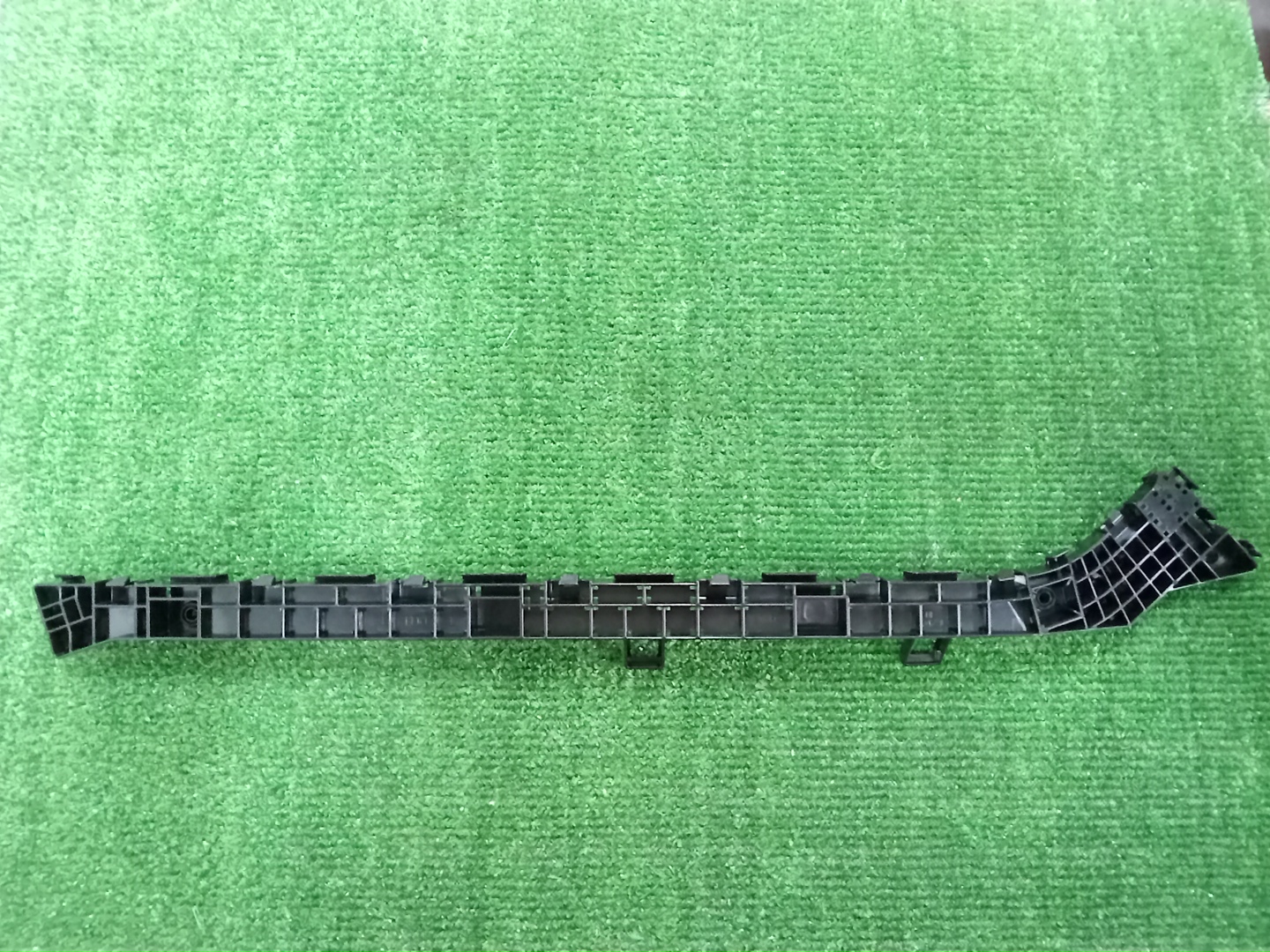 Крепление бампера левое заднее HONDA SHUTTLE GK8 71598-TD4-013 1 ракурс