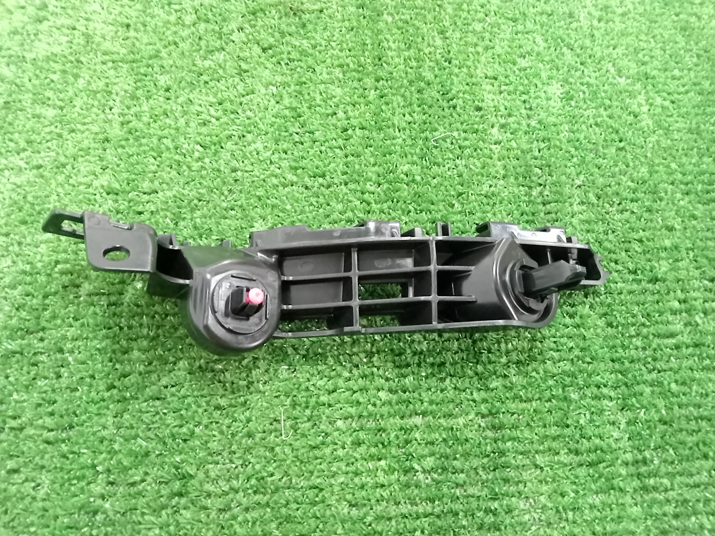 Крепление бампера левое переднее TOYOTA YARIS GXPA16 G16E-GTS 52536-52210 2 ракурс