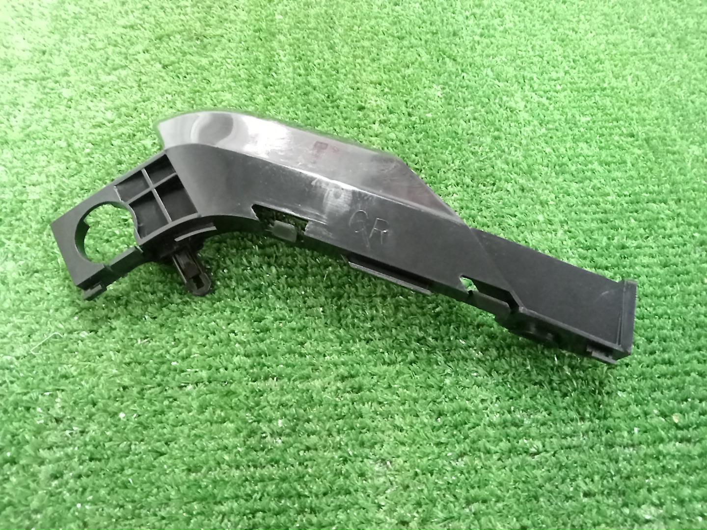 Крепление бампера правое переднее TOYOTA NOAH, VOXY AZR60G, AZR65G 52115-28100 1 ракурс