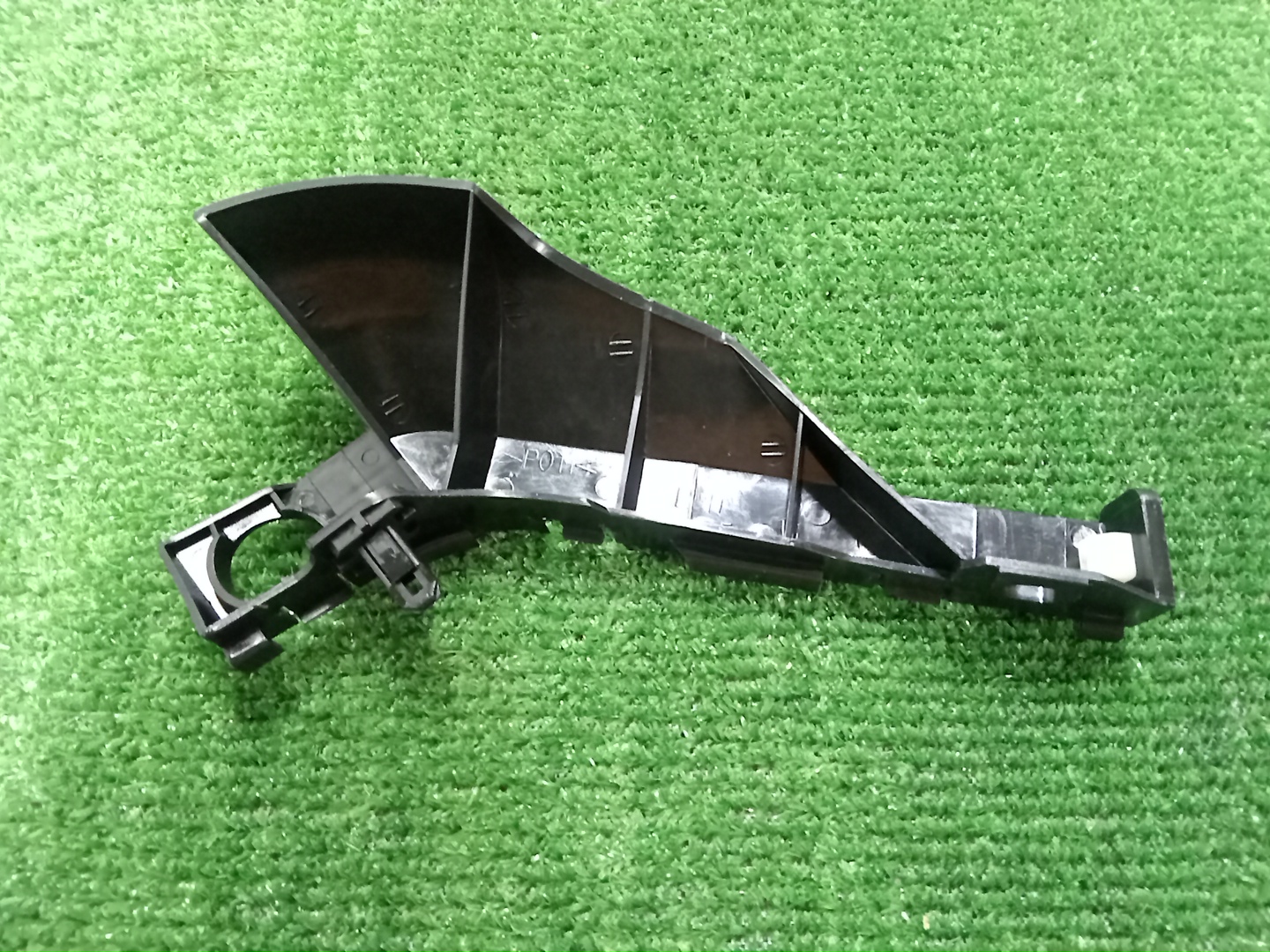 Крепление бампера левое переднее TOYOTA NOAH, VOXY AZR60G, AZR65G 52116-28100 2 ракурс