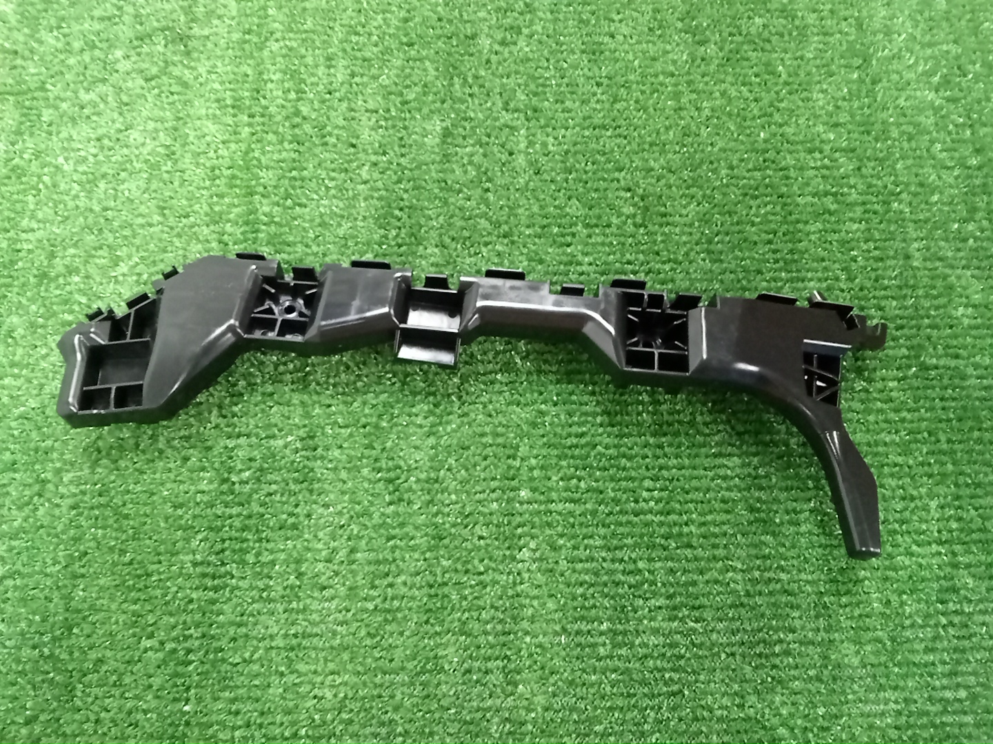 Крепление бампера правое заднее HONDA CIVIC FL1 71630-T43-J01 1 ракурс