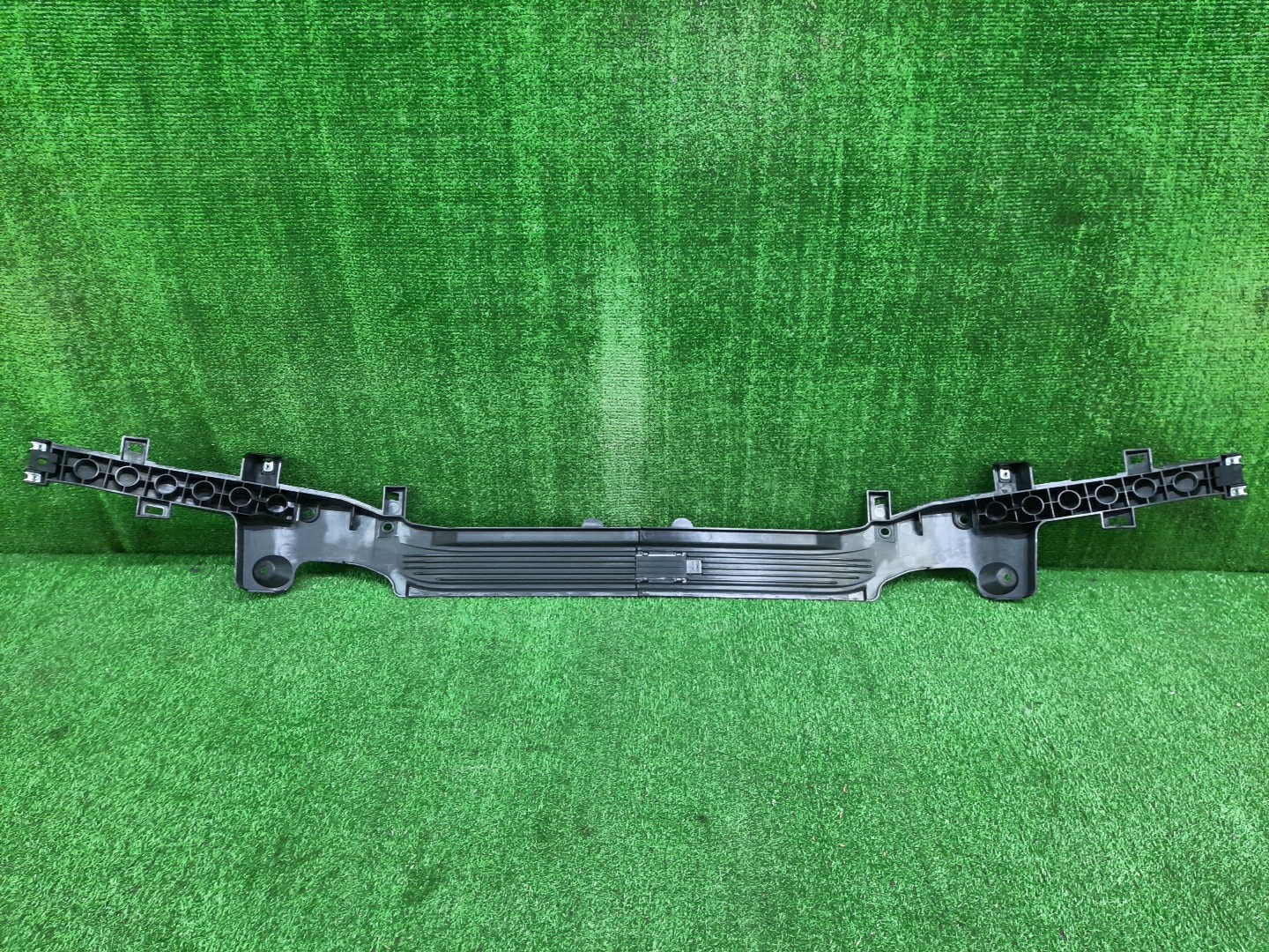 Крепление бампера переднее SUBARU FORESTER SKE 57707SJ180 2 ракурс