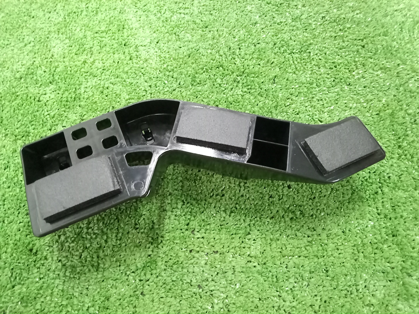Крепление бампера правое переднее HONDA STEPWGN RP1 71191-TAA-003 1 ракурс