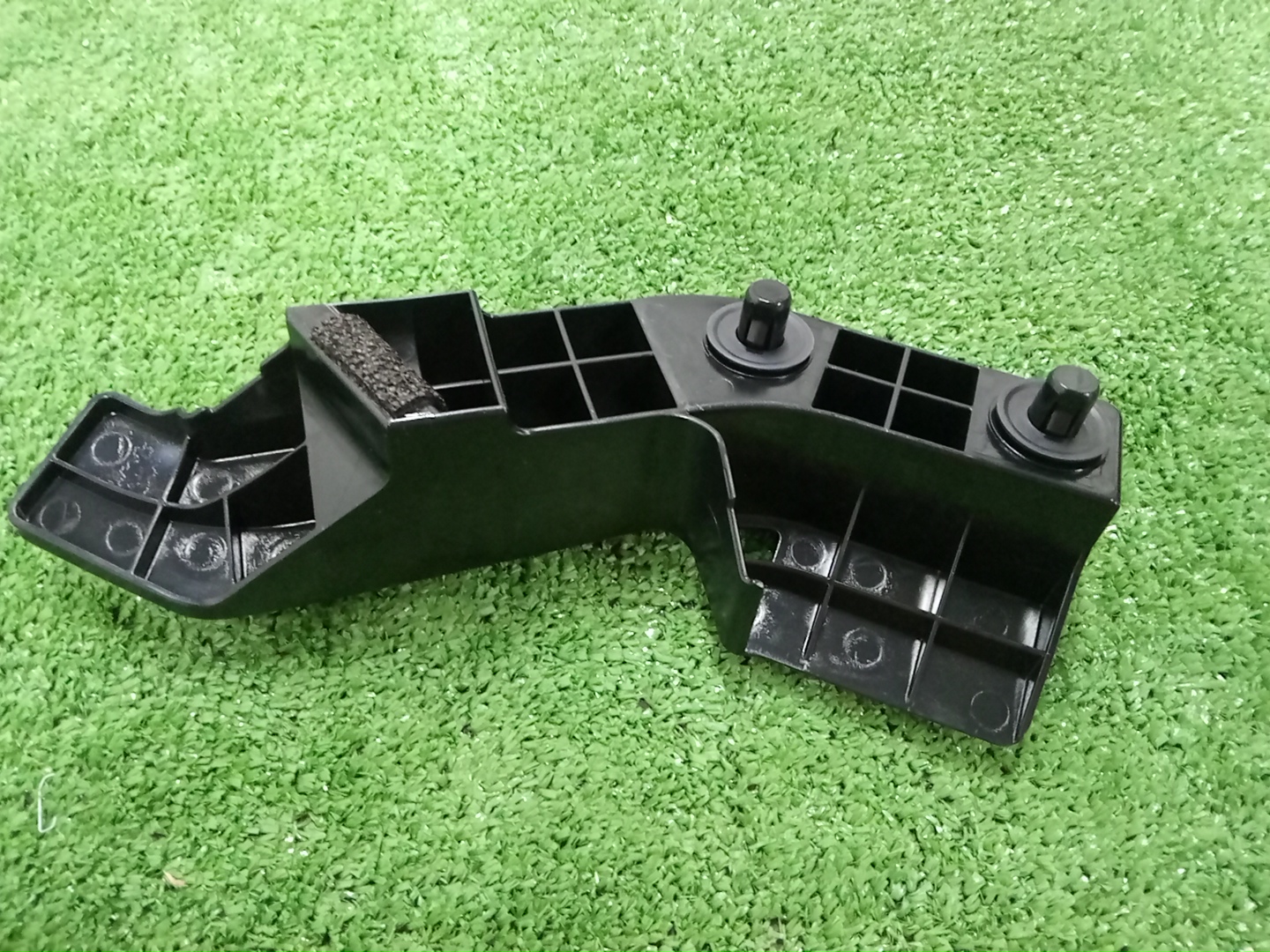 Крепление бампера правое переднее HONDA STEPWGN RP1 71191-TAA-003 3 ракурс