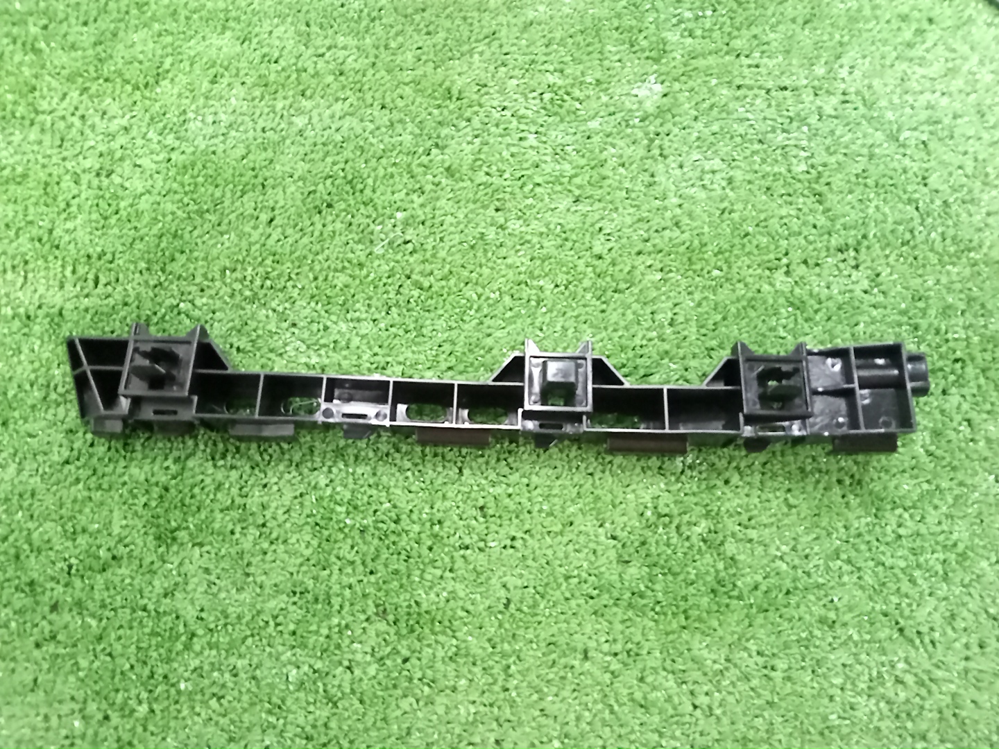 Крепление бампера правое переднее HONDA STEPWGN RP1 71193-TAA-003 2 ракурс