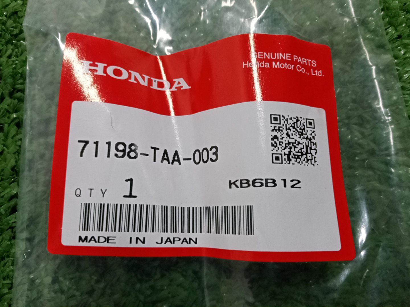 Крепление бампера правое переднее HONDA STEPWGN RP1 71193-TAA-003 3 ракурс