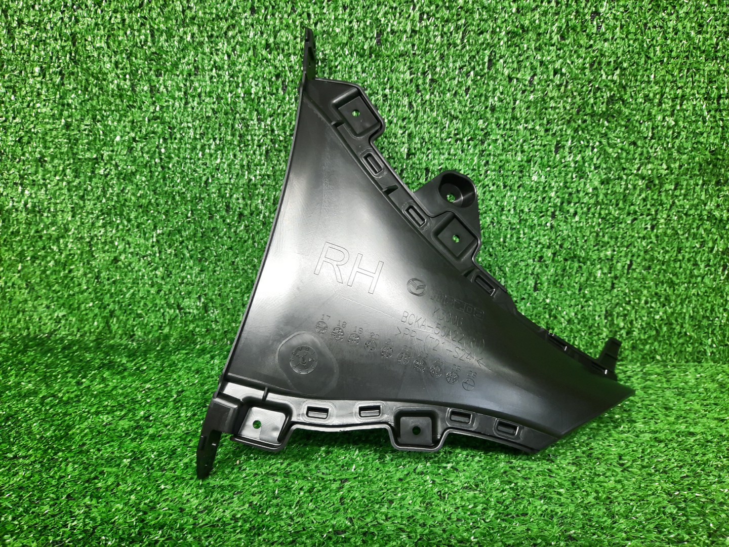 Крепление бампера правое переднее MAZDA MAZDA 3 BPFP BCKA-50-A20B 1 ракурс