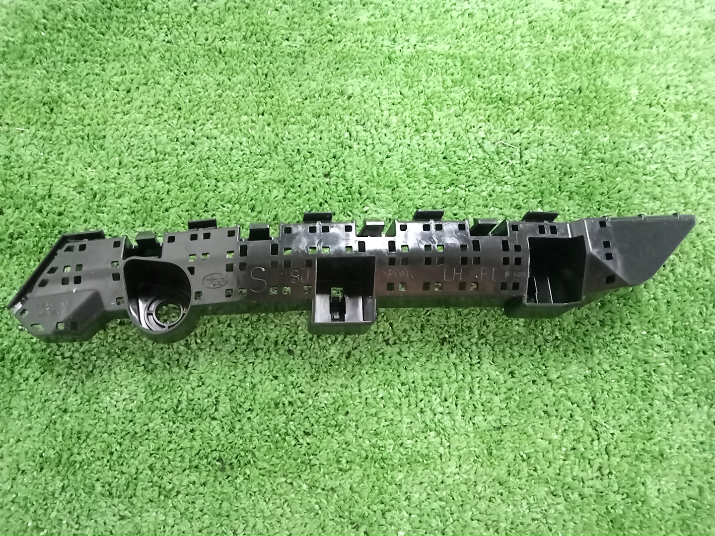 Крепление бампера левое переднее SUBARU FORESTER SK5 57707SJ130 3 ракурс