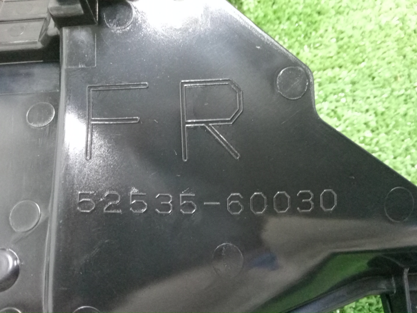 Крепление бампера правое переднее TOYOTA LAND CRUISER PRADO TRJ250 52535-60030 3 ракурс