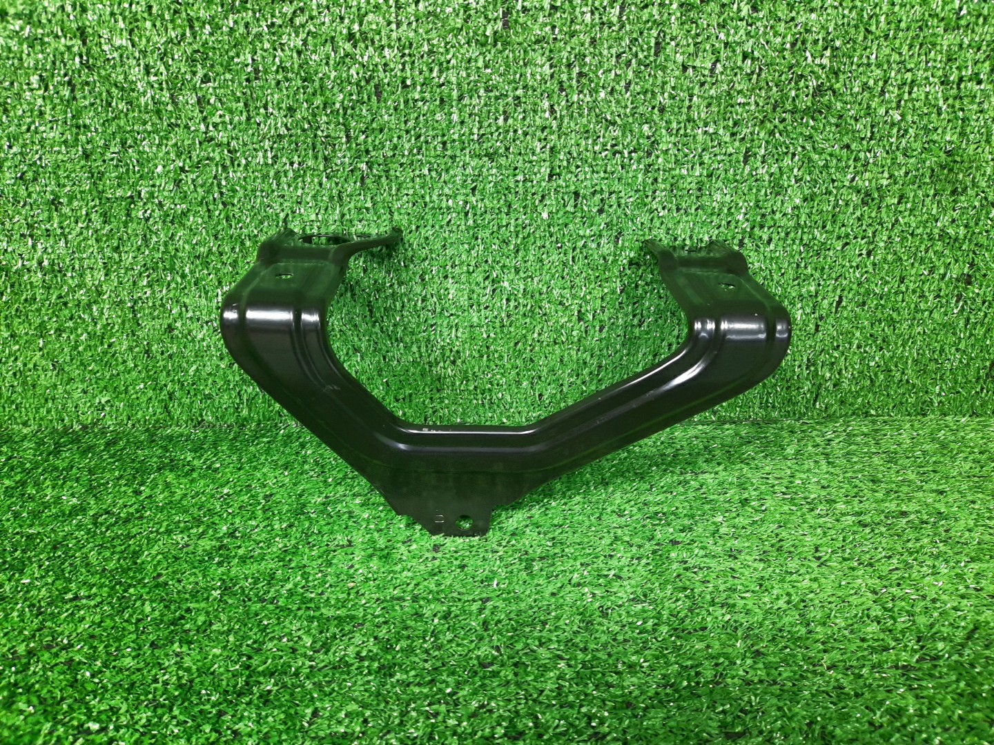 Крепление бампера TOYOTA RAIZE A210A 52130-B1010 1 ракурс