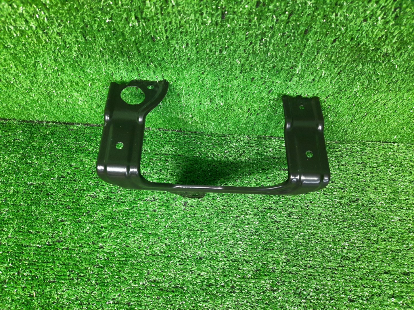 Крепление бампера TOYOTA RAIZE A210A 52130-B1010 2 ракурс
