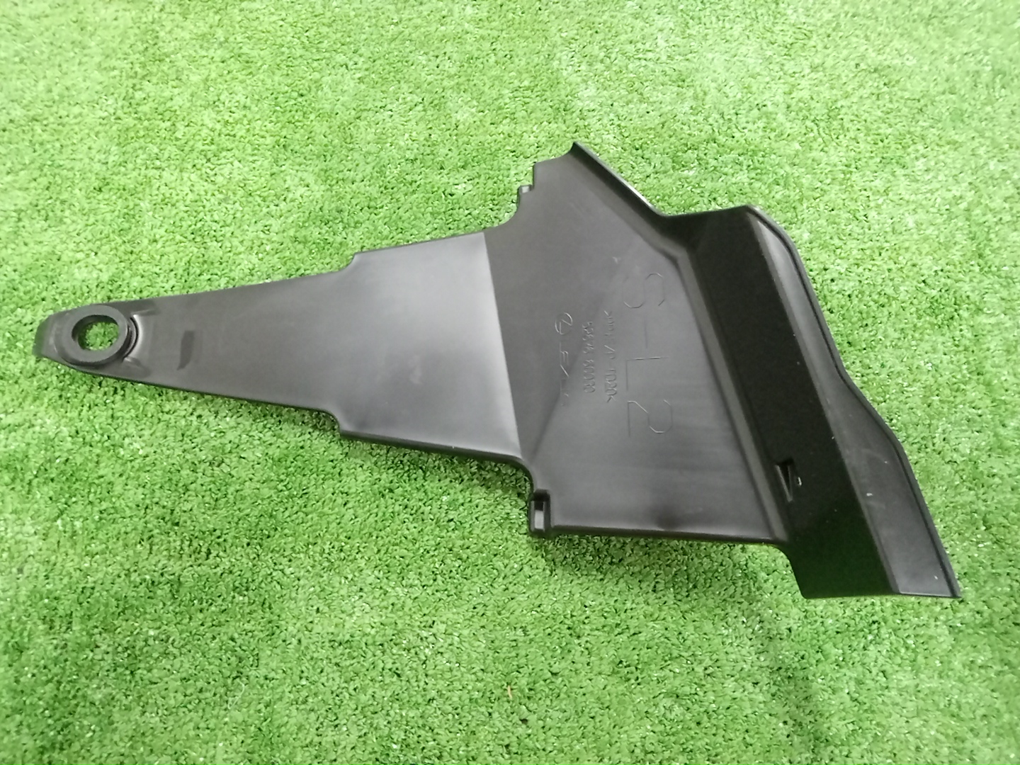 Крепление бампера левое переднее LEXUS LX600 VJA310W 52676-60030 3 ракурс