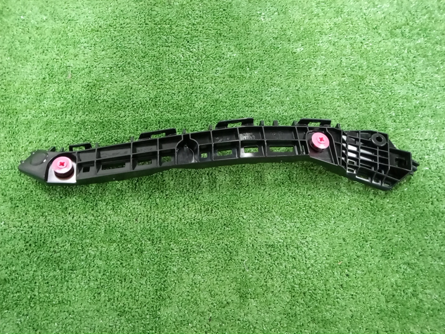 Крепление бампера правое заднее LEXUS RZ450E XEBM15 52155-46040 1 ракурс