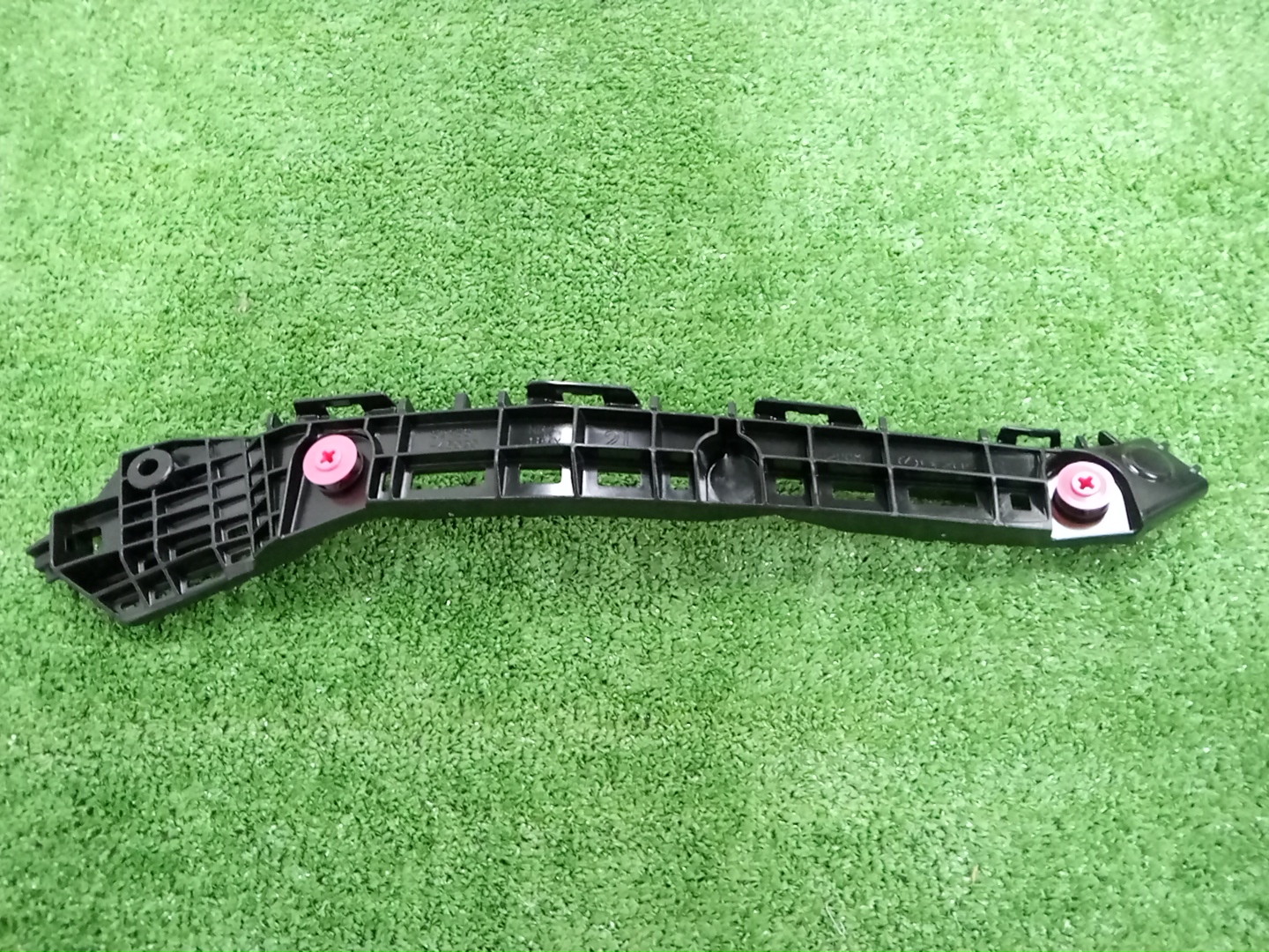 Крепление бампера левое заднее LEXUS RZ450E XEBM15 52156-46020 1 ракурс