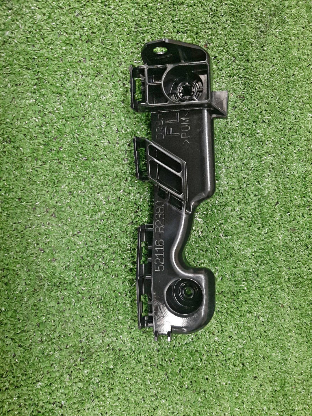 Крепление бампера левое переднее DAIHATSU TAFT LA900S 52116-B2380 2 ракурс