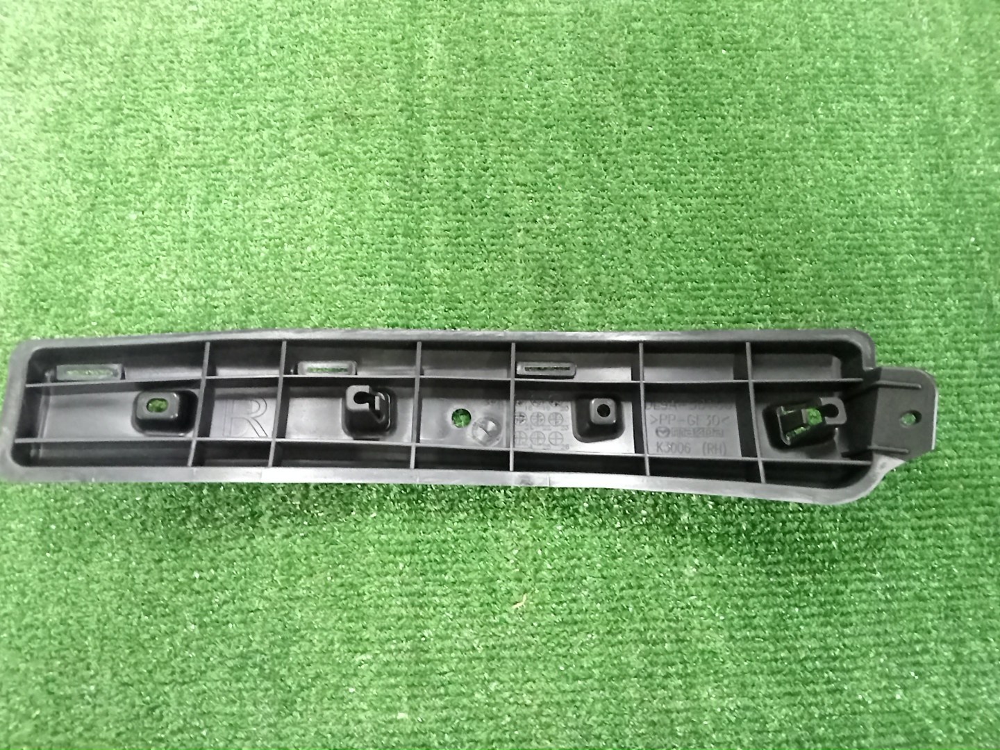 Крепление бампера правое переднее MAZDA CX-3 DK5AW DL9A-50-150 2 ракурс