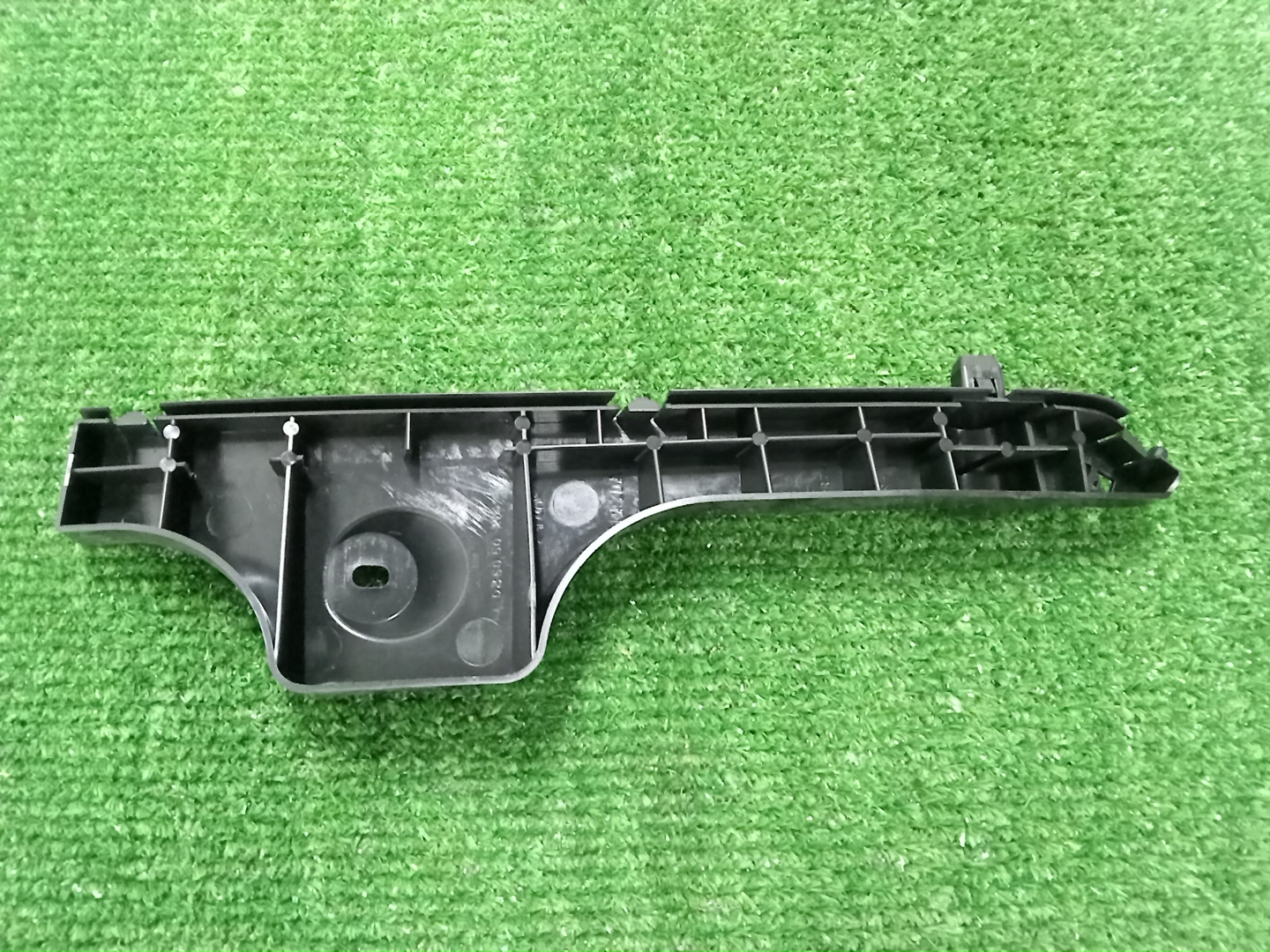 Крепление бампера левое заднее MAZDA DEMIO DY3W D350-50-2J1H 1 ракурс