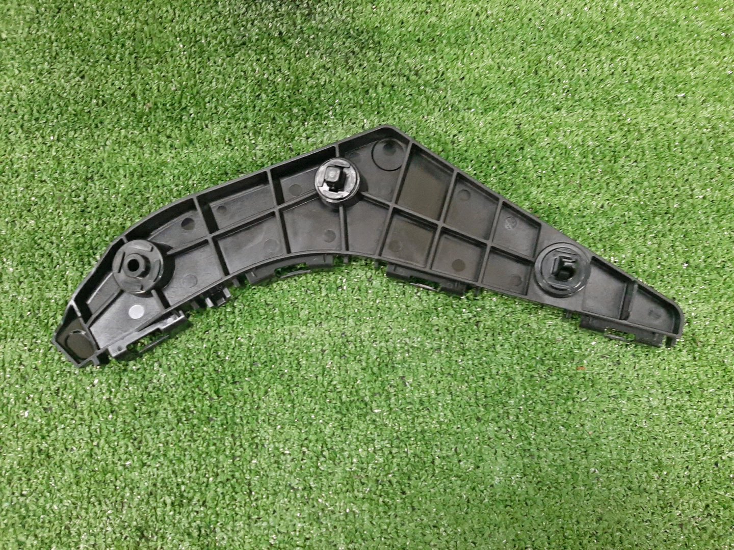 Крепление бампера левое переднее TOYOTA SAI AZK10 52116-75010 2 ракурс